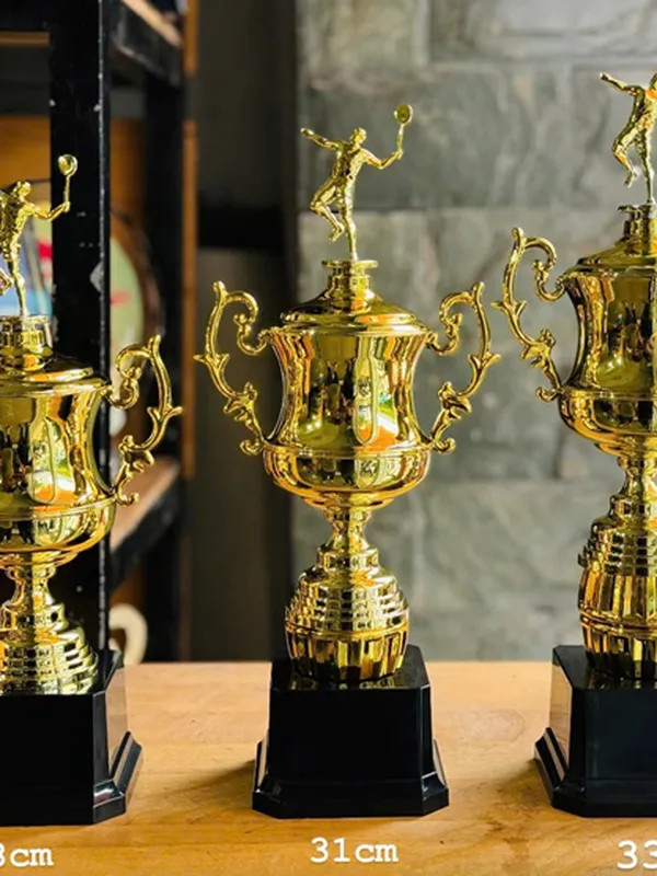 Cúp Nhựa Giá Rẻ 36