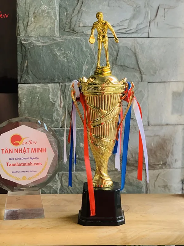 Mẫu Cúp Bóng Bàn Nhựa  