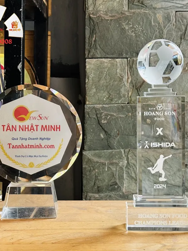 Cúp Pha Lê Thể Thao - Khắc Nội Dung Pha Lê 3D, 2D