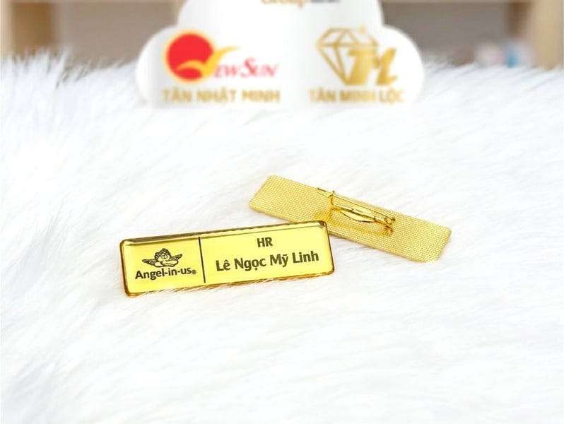 Kinh Nghiệm Chọn Bảng Tên Nhân Viên Cao Cấp Cho Doanh Nghiệp