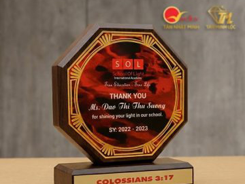 Top 5 Mẫu  Kỷ Niệm Chương Gỗ Đẹp - Lựa Chọn Hàng Đầu