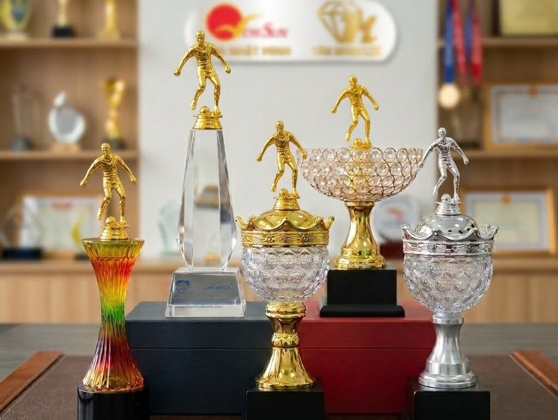 TOP 10 Cúp Bóng Đá Đẹp Ưa Chuộng Nhất