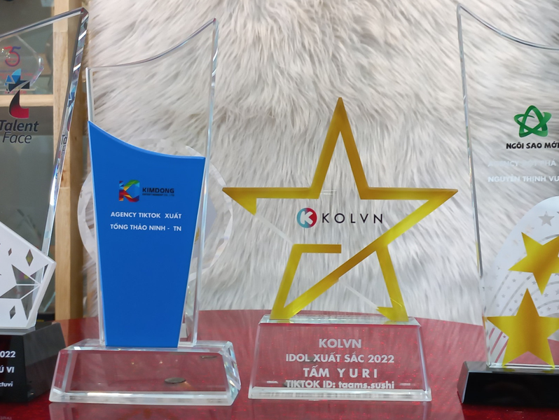 Sản Xuất Cúp Vinh Danh Pha Lê - Vinh Danh IDOL VIỆT