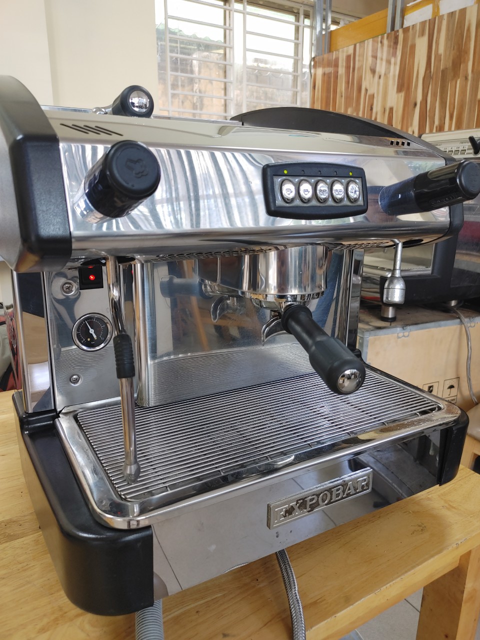 Máy pha cà phê đã qua sử dụng Expobar MarkusEleganceMegacrem.