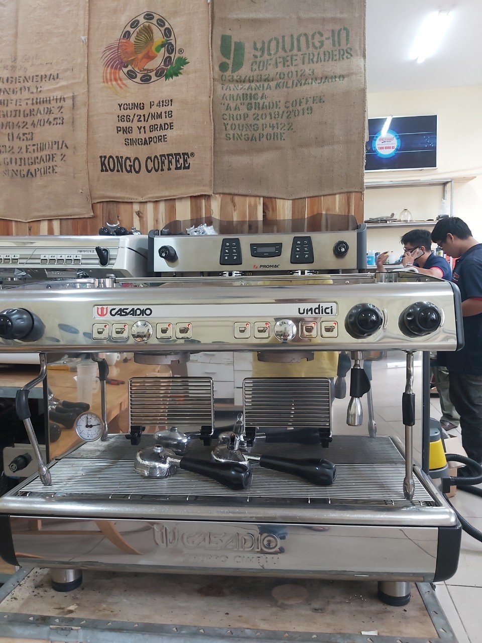 Máy pha cafe chuyên nghiệp Casadio Undici A2 thanh lý giảm gần 50%.