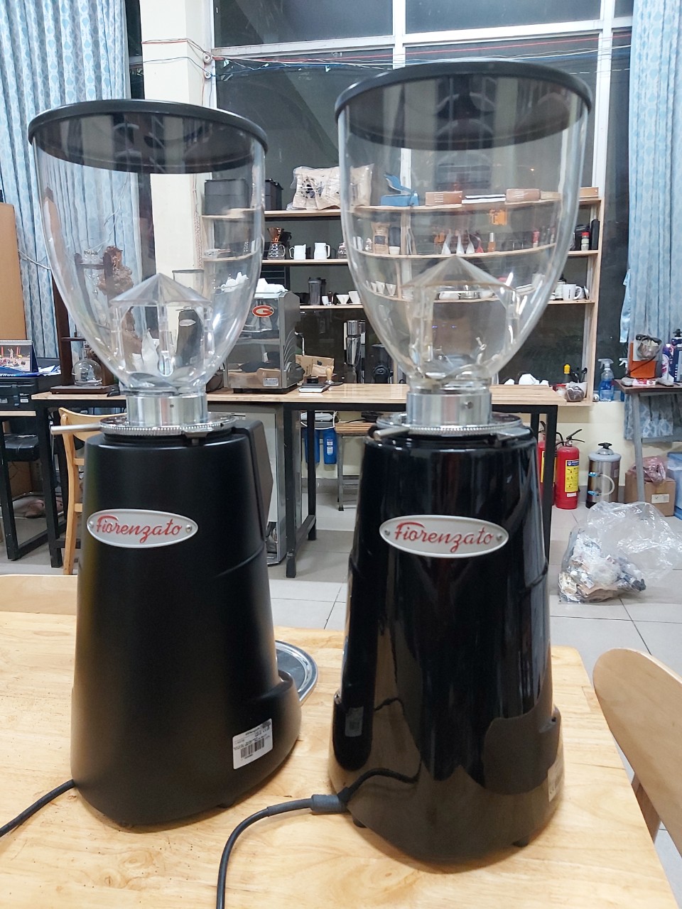Thanh lý máy xay cà phê chuyên nghiệp Fiorenzato F64E nhập khẩu Ý