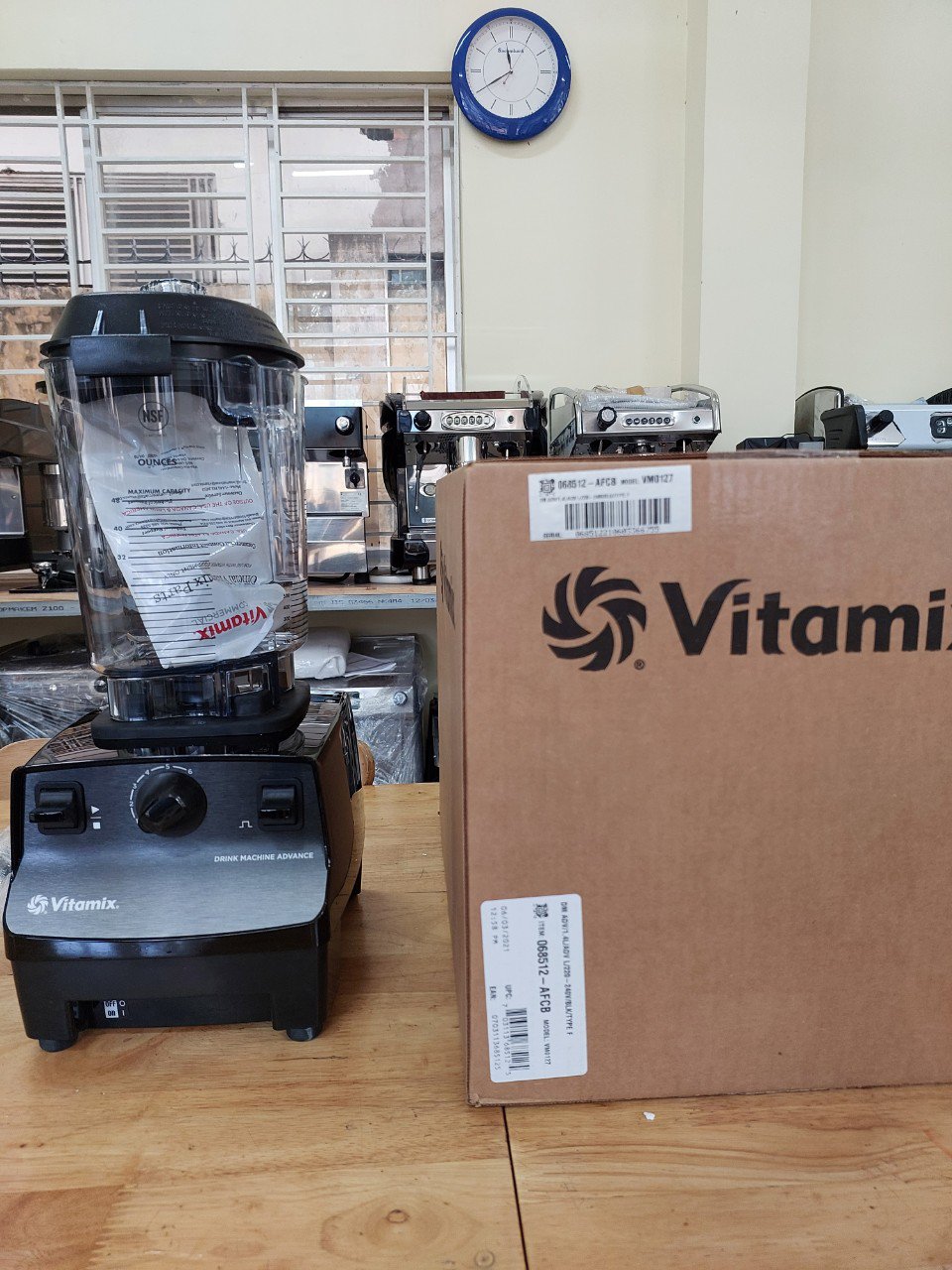 Clearance sale: Vitamix blenders at a discounted price of 40% off.