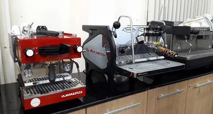 6 Bí quyết tìm mua máy pha cà phê cũ là hàng trưng bày giảm giá 30%-40%.