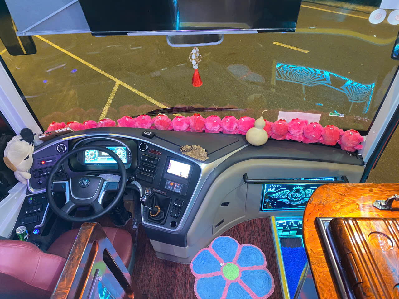 thuê xe 28 chỗ đi Cần Thơ