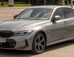 BMW 3 SERIES 4 SEATER RENTAL | LUXURY CAR RENTAL SERVICE