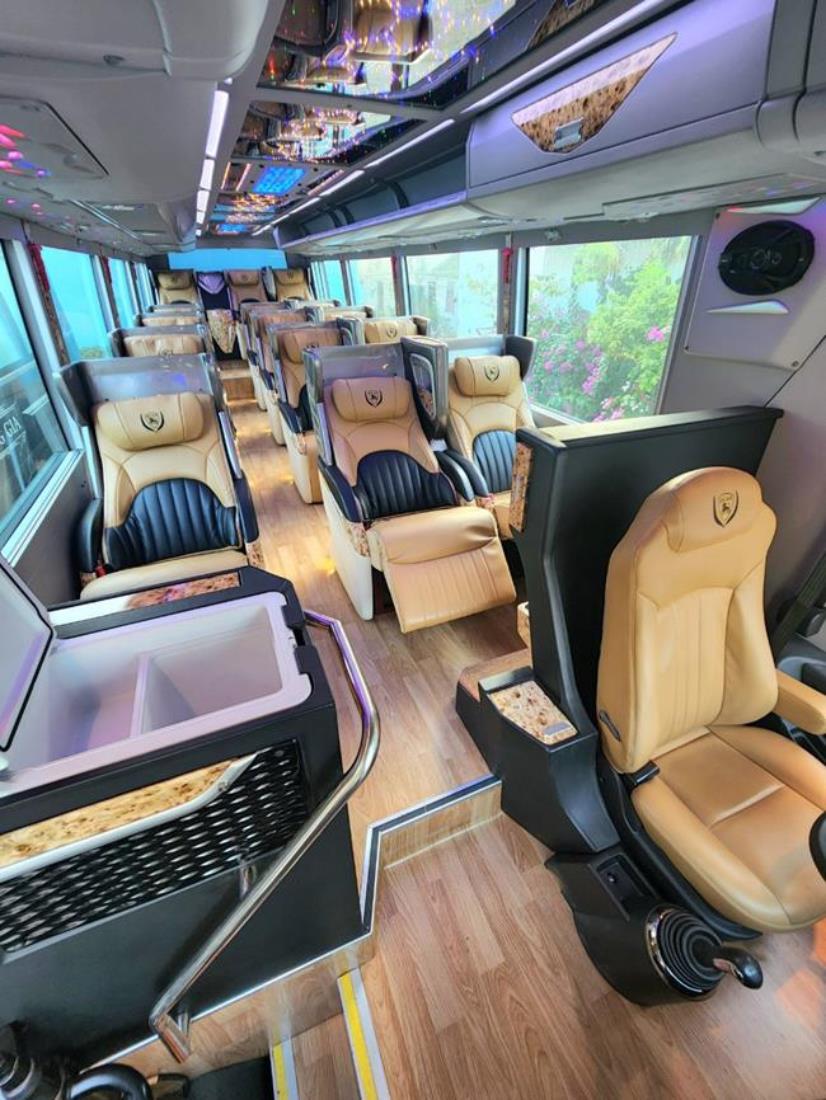 Car rental to Kon Tum 4 Days 3 Nights 4-7-16-29-45c Limousine 9-11-15-18c