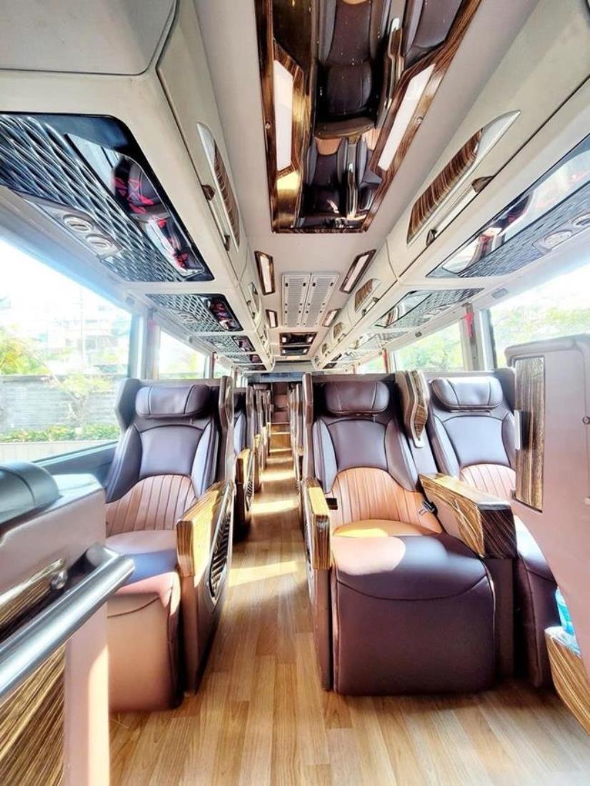 Car rental to Cao Bang 4-7-16-29-35-45c Limousine 9-11-15-18-28c