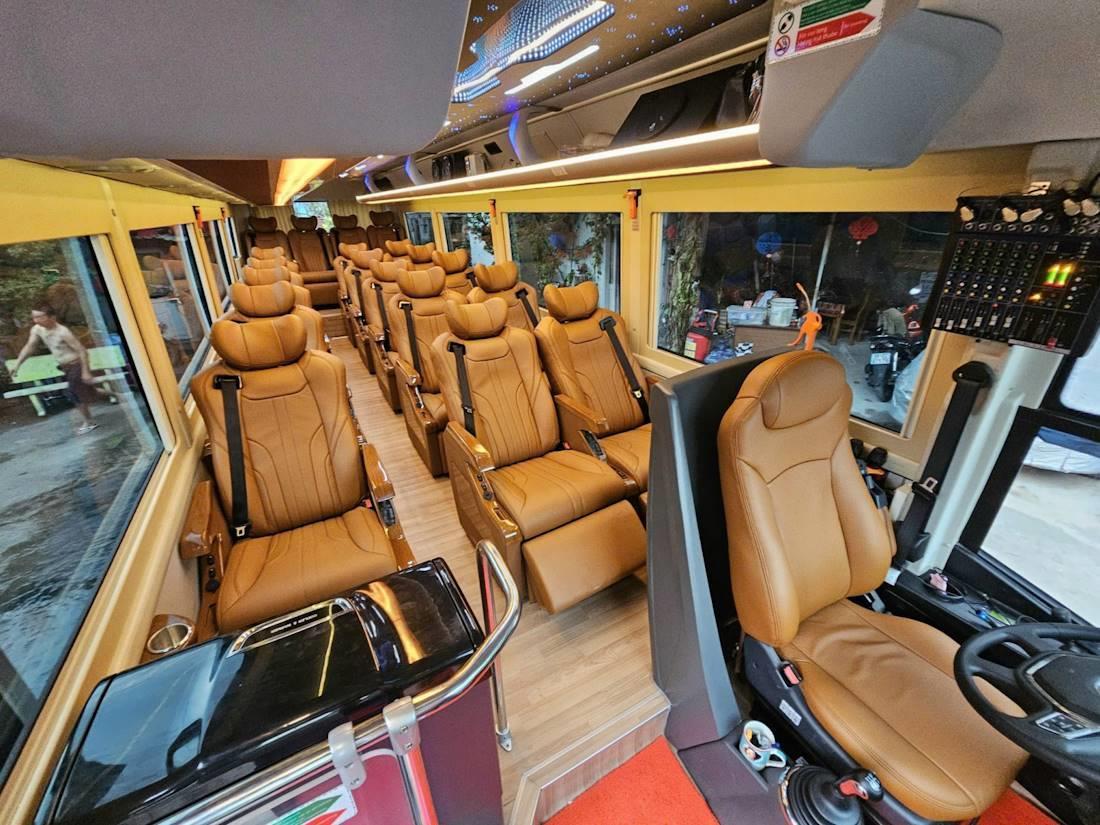 Car rental to Kon Tum 4 Days 3 Nights 4-7-16-29-45c Limousine 9-11-15-18c