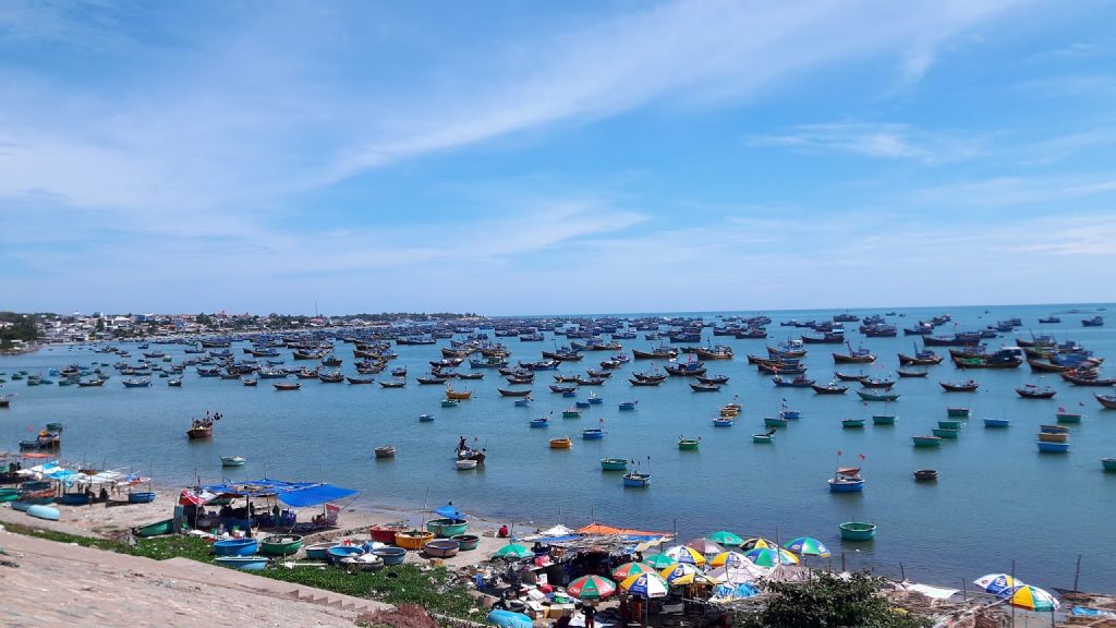 LÀNG CHÀI MŨI NÉ ĐIỂM THAM QUAN DU LỊCH VÀ CHƯƠNG TRÌNH BIỂU DIỄN HUYỀN THOẠI LÀNG CHÀI Ở MŨI NÉ