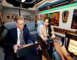 7-SEAT PRESIDENT CAR RENTAL | REPUTABLE CAR RENTAL SERVICE
