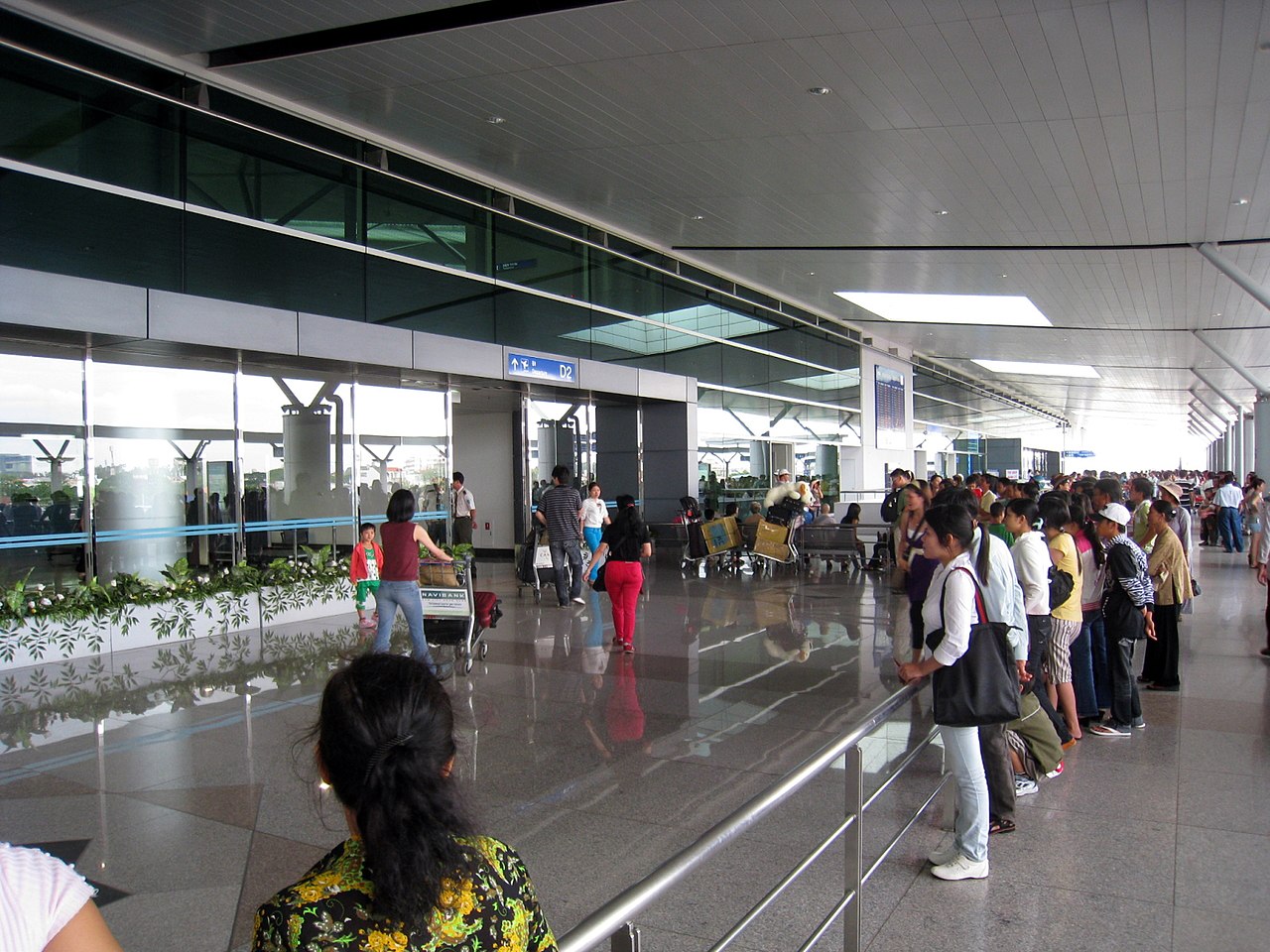 Du lịch tâm linh tại Chùa Phổ Quang và Chùa Viên Giác, Quận Tân Bình