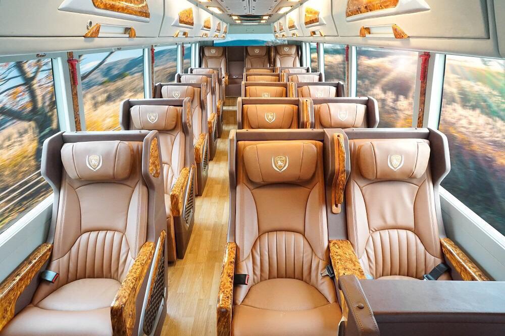Xe 18 Chỗ Limousine Tracomeco