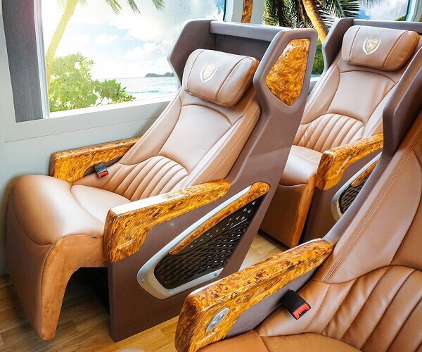 Xe 18 Chỗ Limousine Tracomeco