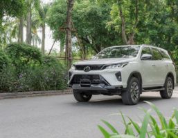 TOYOTA FORTUNER 7-SEAT CAR RENTAL | BEST QUALITY SERVICE