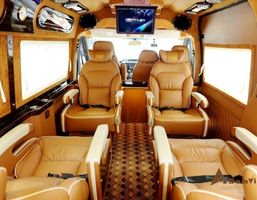 DCAR 9-SEAT LIMOUSINE RENTAL | PROFESSIONAL AND REPUTABLE SERVICE