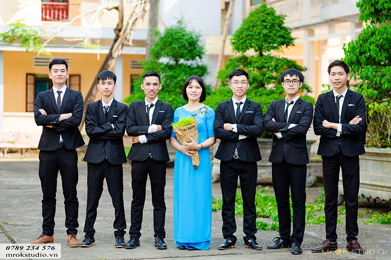 Khoanh tay trước ngực luôn là một tư thế đơn giản nhưng chất lượng Khoanh tay trước ngực luôn là một tư thế đơn giản nhưng chất lượng