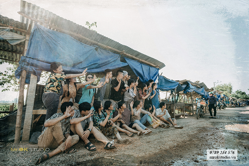 Trang phục thời bao cấp là hiện thân của phong cách kỷ yếu vintage Trang phục thời bao cấp là hiện thân của phong cách kỷ yếu vintage