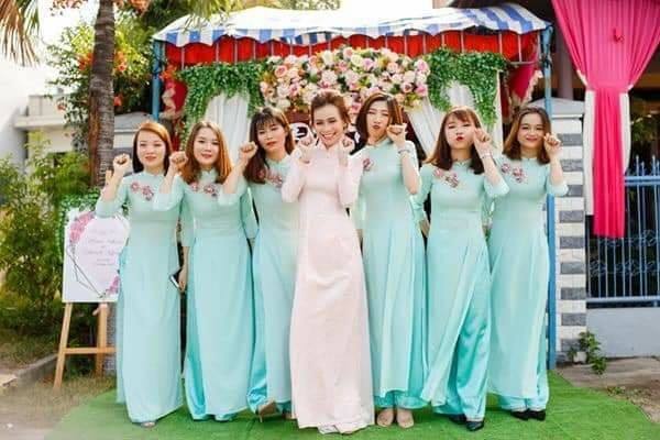 Cho thuê áo dài bưng quả màu xanh đức mẹ