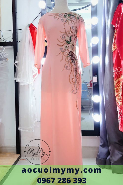 Áo dài bà sui màu hồng nhạt Kết hạt pha lê - Cho thuê áo dài cưới
