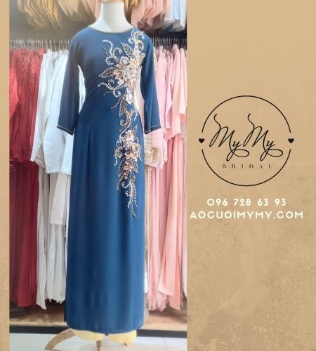 ÁO DÀI SUI GIA MÀU XANH COBAN KẾT CƯỜM LÔNG LẪY