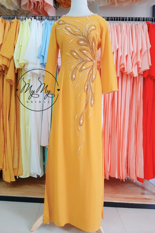 Áo cưới My My là địa chỉ cho thuê áo dài làm sui, áo dài người trung niên, lớn tuổi, áo dài quý bà với nhiều mẫu mã, màu sắc, chất liệu và hoa văn dành cho các mẹ tính cách nhẹ nhàng, thanh lịch.