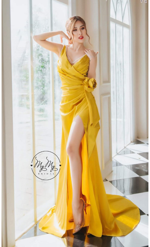 Đầm dạ hội xẻ đùi eo đính cườm màu vàng  C3480