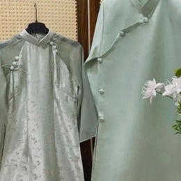 ÁO DÀI BƯNG QUẢ CẶP XANH HỌA TIẾT HOA VÀ BƯỚM