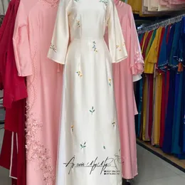 ÁO DÀI NỮ TRẮNG THÊU HOA NHÍ
