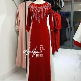 ÁO DÀI SUI ĐỎ ĐÍNH KẾT HỌA TIẾT LÔNG VŨ
