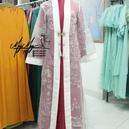 ÁO CHOÀNG TRẮNG REN HOA VĂN