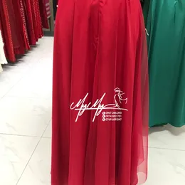 CHÂN VÁY REN ĐỎ