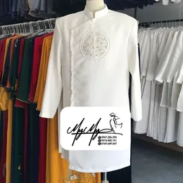 ÁO DÀI CHÚ RỂ TRẮNG ĐÍNH KẾT CHỮ HỶ