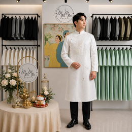 ÁO DÀI CHÚ RỂ TRẮNG ĐÍNH KẾT PHỤNG VÀ HOA NỔI