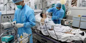 Ca bệnh đầu tiên vào Bạch Mai sau cách ly được cứu sống trong gang tấc