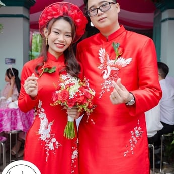 ÁO DÀI CẶP ĐỎ KẾT HẠC RUY BĂNG