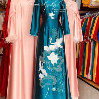 ÁO DÀI BÀ SUI XANH THÊU HOA VÀ SẾU