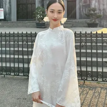 ÁO DÀI CÔ DÂU TRẮNG REN PHOM SUÔNG