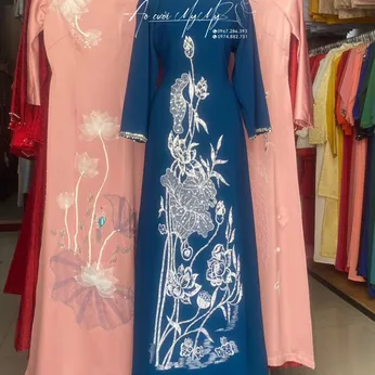 ÁO DÀI BÀ SUI XANH THÊU HOA SEN TRẮNG