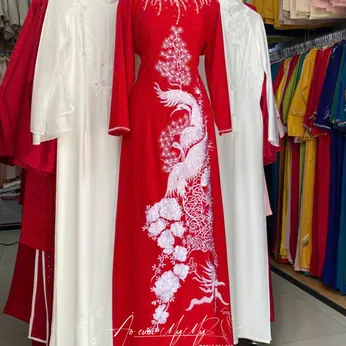 ÁO DÀI BÀ SUI ĐỎ HỌA TIẾT CHIM PHƯỢNG VÀ HOA MẪU ĐƠN