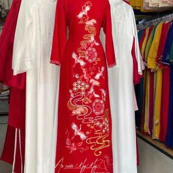 ÁO DÀI BÀ SUI ĐỎ HỌA TIẾT HẠC VÀ HOA SEN