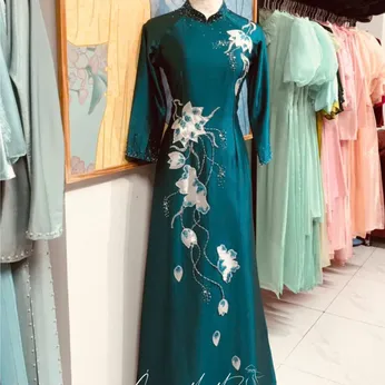 ÁO DÀI BÀ SUI XANH ĐÍNH KẾT HOA RƠI THEO TÀ