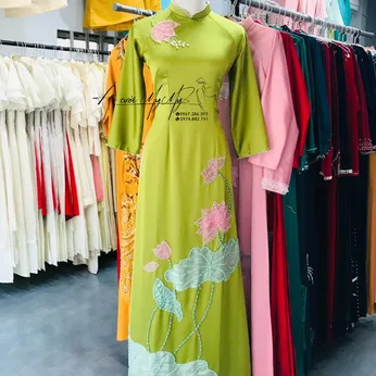 ÁO DÀI BÀ SUI XANH KẾT HOA SEN HỒNG