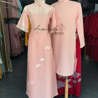 ÁO DÀI BƯNG QUẢ CẶP HỒNG KẾT HOA NỔI