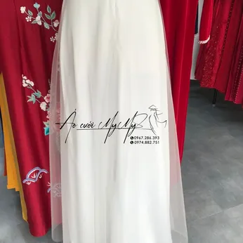 CHÂN VÁY REN TRẮNG