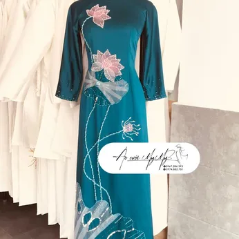 ÁO DÀI BÀ SUI XANH BÍCH ĐÍNH KẾT HOA SEN